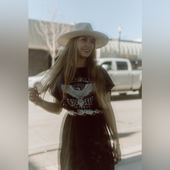 meet the posher / meet your posher / about the page / about the seller - Picture 8 of 8